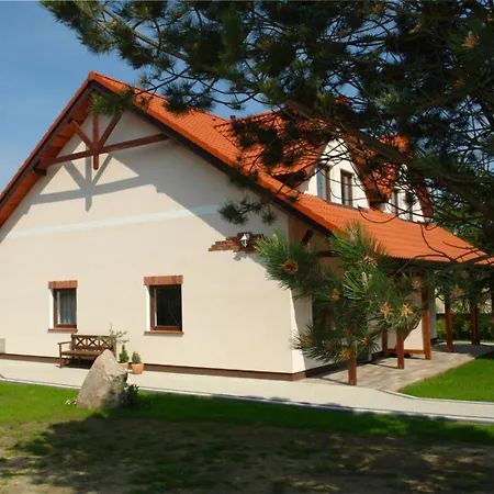 Nad Morzem, Klaudia Sarbinowo